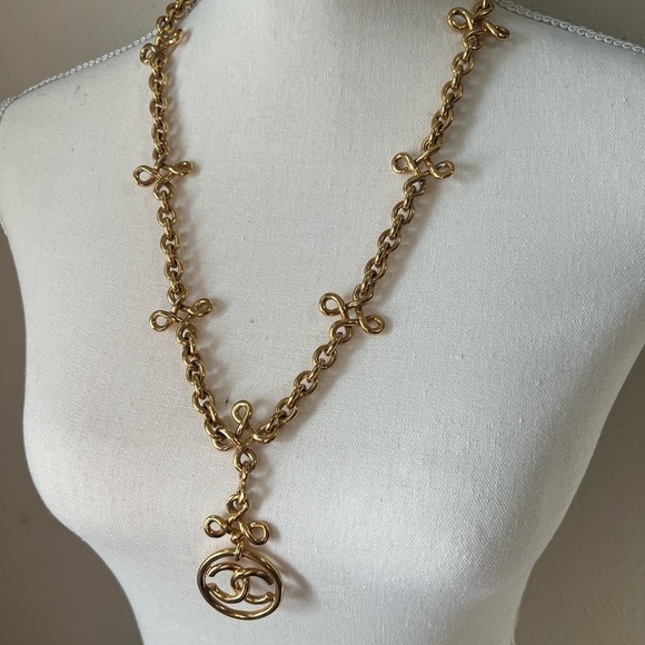 RARE - CHANEL Vintage 93 P Gold Infinity Necklace - Picture 1 of 8